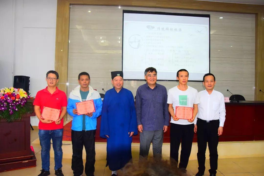 中央4台今晚海峡两岸，深度解析两岸关系，聚焦时代热点，海峡两岸深度解析，两岸关系与时代热点聚焦