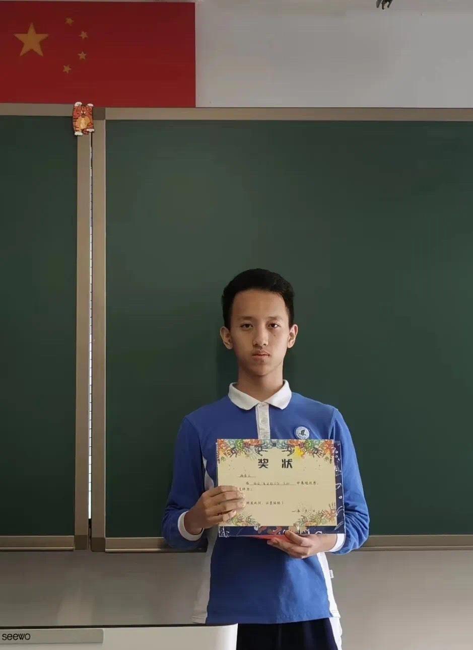 闪耀天际的00后空军女飞行学员，闪耀天际的00后空军女飞行学员风采