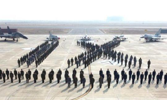 中巴空军雄鹰，共铸空中长城的辉煌篇章，中巴空军雄鹰携手，共铸空中长城辉煌篇章
