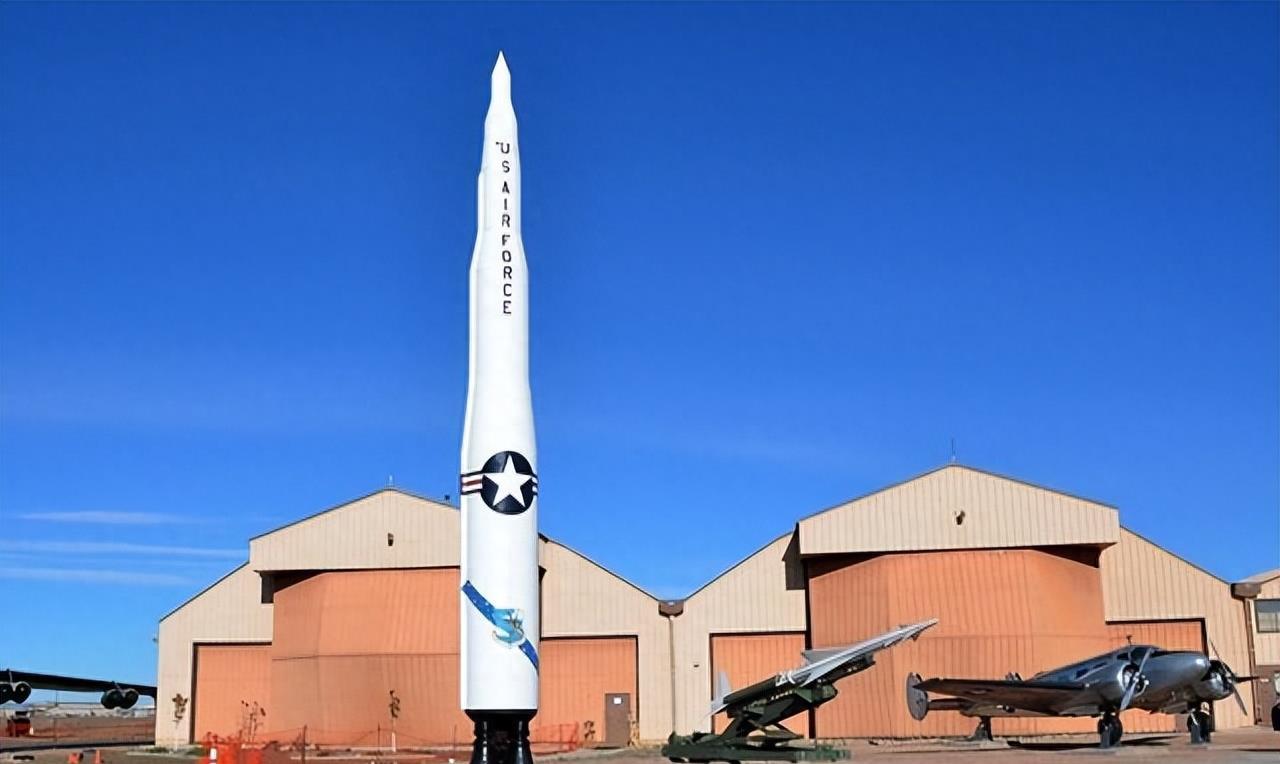 东风41型洲际导弹，中国国防力量的坚实支柱，东风41型洲际导弹，中国国防力量的核心支柱