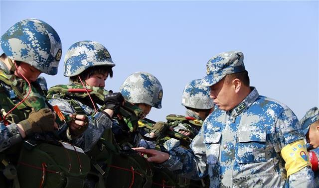 空降兵15军43师128团，英勇善战的精锐之师，英勇善战之精锐，空降兵15军43师128团风采展示