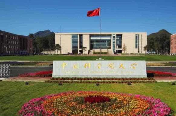 东风41学校中的王贵杰，教育之光，东风41学校的王贵杰，教育之光闪耀校园