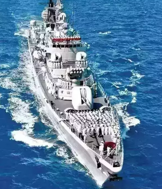 环球航行第一舰，探索海洋的无尽魅力，环球航行第一舰，探索海洋奥秘之旅