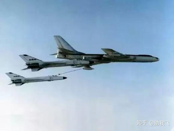 歼八空中加油，中国空军力量的重要里程碑，歼八空中加油，中国空军力量的飞跃里程碑