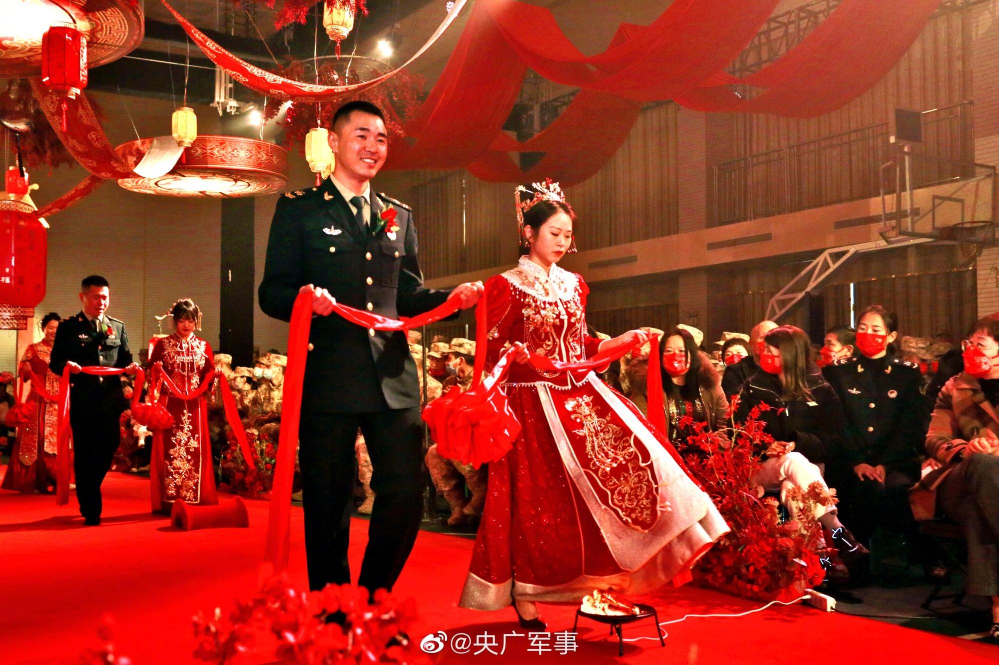 火箭军与陆军军服，中国军队现代化建设的双重力量，中国军队现代化建设的双重力量，火箭军与陆军军服的力量