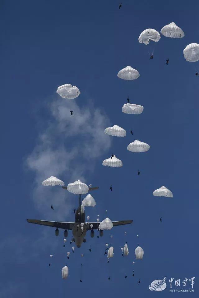 空降兵是最厉害的吗？探究现代战争中的多面性与复杂性，现代战争中的多面性与复杂性，空降兵是否最厉害？