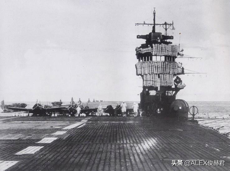 日本翔凤级轻型航空母舰，现代海军力量的缩影，日本翔凤级轻型航空母舰，现代海军力量的典范