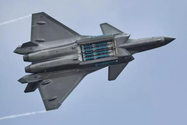 歼-20的机型定位与特点，中国空中力量的新一代杰出代表，歼-20机型定位与特点，中国新一代空中力量的杰出代表