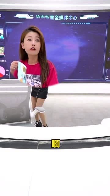 军事直播间女主持人的风采，揭秘神秘面纱下的她是谁，军事直播间女主持人风采揭秘，神秘面纱下的真实身份探秘