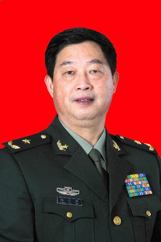 集团军军长与省军区司令员的区别，职责、权限及战略地位的差异分析，集团军军长与省军区司令员的职责、权限及战略地位差异解析