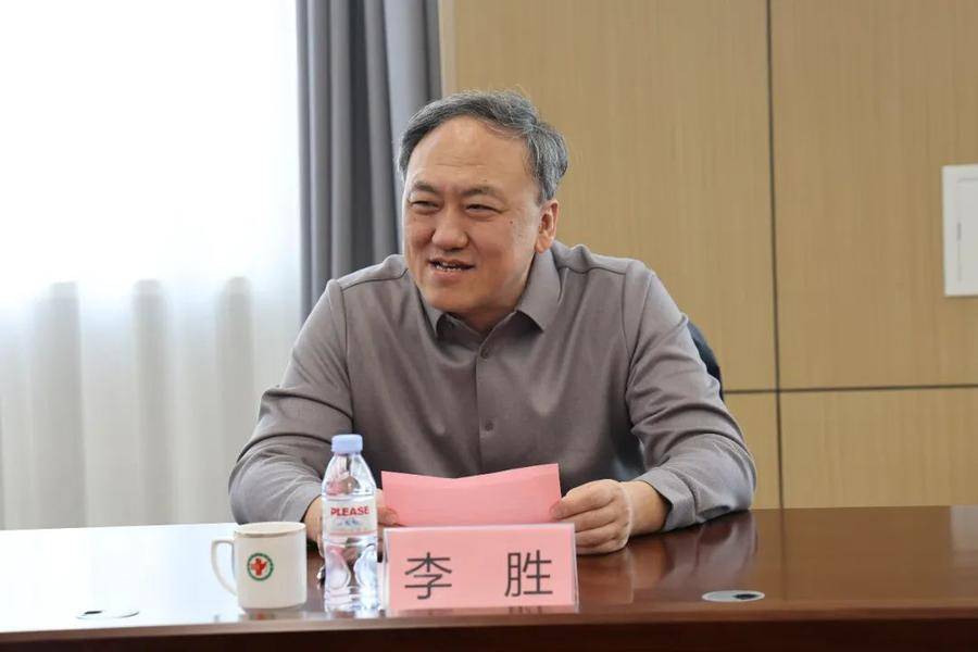 中国空军航空大学李胜，翱翔蓝天，铸就传奇，李胜，中国空军航空大学蓝天传奇缔造者