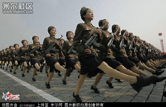 阅兵女兵，关于脚臭的误解与真实，阅兵女兵，脚臭的误解与真相揭秘