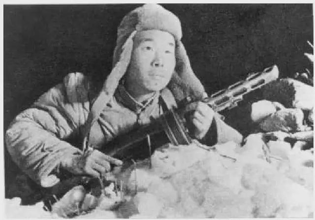 中国人民志愿军的牺牲，伟大的民族精神与不朽的英雄传奇，中国人民志愿军，伟大的民族精神与不朽英雄传奇的牺牲与荣耀