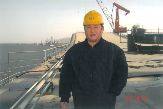 辽宁舰总设计师，引领中国海军走向深蓝的战略先驱，辽宁舰总设计师，引领中国海军走向深蓝的战略领航者