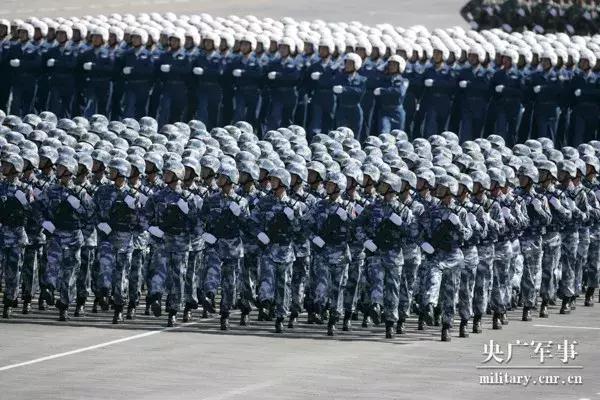 盛世盛典，回顾2009年国庆阅兵解说，盛世盛典回顾，2009年国庆阅兵精彩瞬间解说