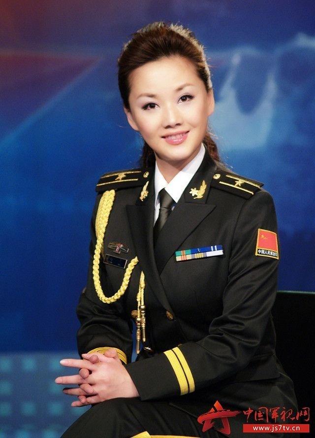 曾经的军事栏目主持人，历史、责任与时代的见证者，见证历史、担当责任，军事栏目主持人的时代印记