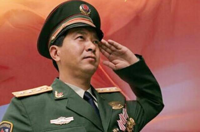 丁晓兵受伤时的军衔，丁晓兵受伤时的军衔，英勇负伤时的军衔揭秘