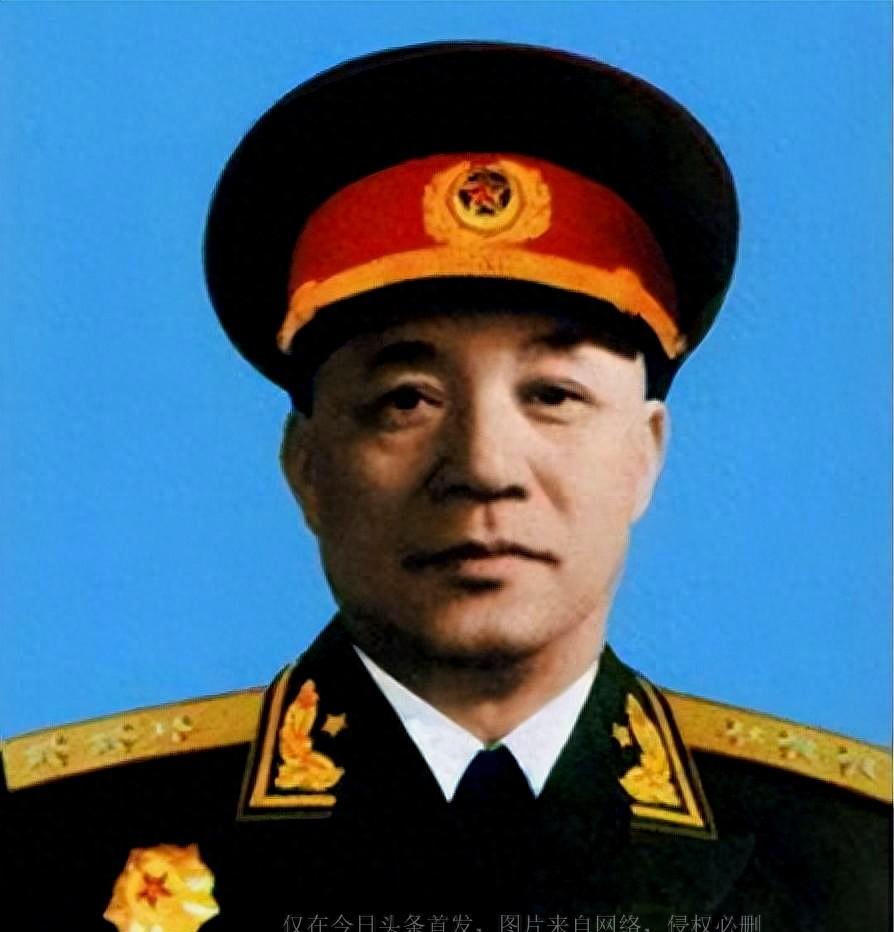 总司令与上将，军事体系中的层级与权力比较，军事体系中的层级与权力对比，总司令与上将的对比观察