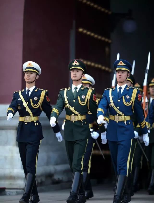 珍贵的记忆，五十年代的三军仪仗队图片，五十年代三军仪仗队珍贵图片回顾，时代的记忆与荣耀