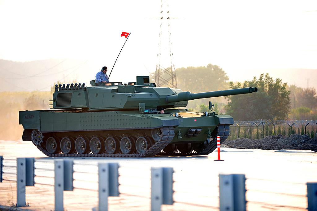 艾布拉姆斯M1A2坦克，现代陆战之王的杰出代表，艾布拉姆斯M1A2坦克，现代陆战之王的典范