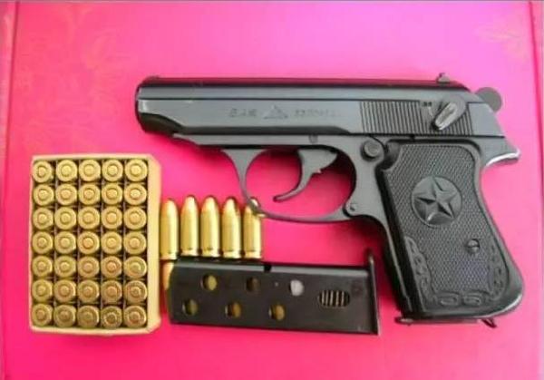 警用枪92式，现代警务的重要支柱，警用枪92式，现代警务不可或缺的力量支柱