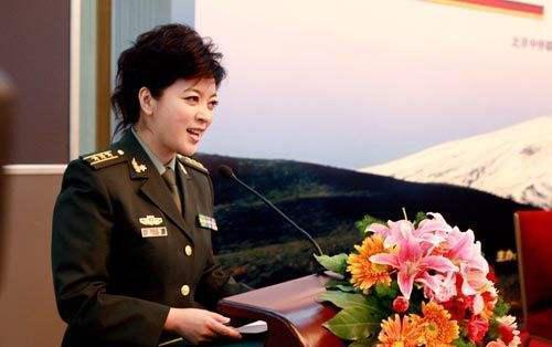 北京电视台军事主持人的风采与担当，北京电视台军事主持人的风采与担当，展现主持魅力与责任担当