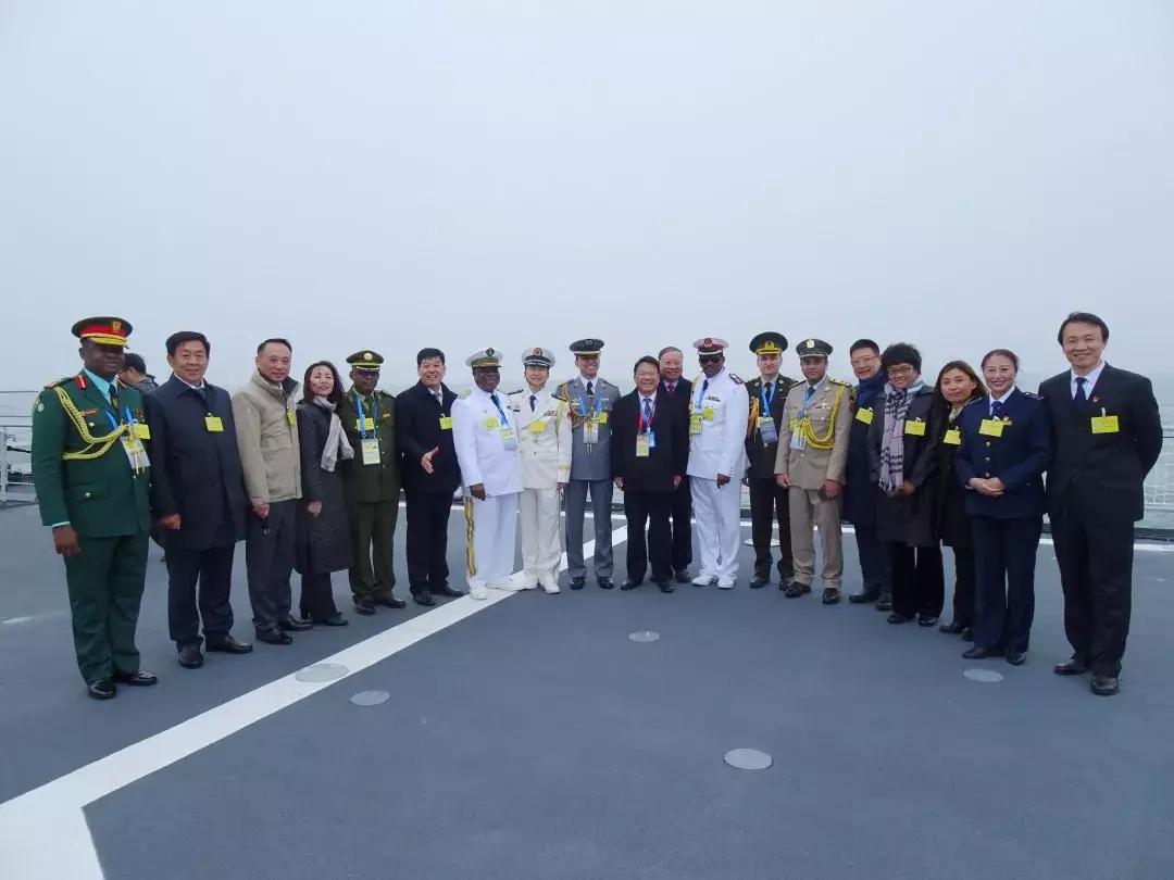 中国海军海上阅兵图片，展示力量与荣耀，中国海军海上阅兵图片展示力量与荣耀风采