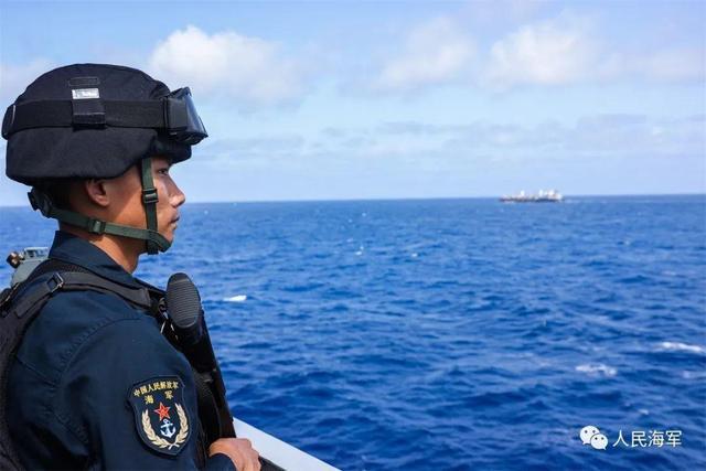 当海盗遇上中国海军，海洋秩序与安全的交汇点，海盗与中国海军的交锋，海洋秩序与安全的交汇碰撞