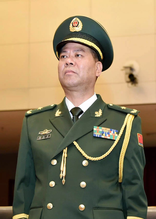 武警总部副政委颜晓东，地方背景与军旅生涯的杰出代表，武警总部副政委颜晓东，地方与军旅生涯的杰出典范