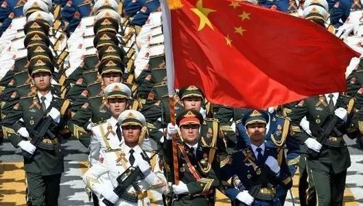 中国兵参加俄罗斯阅兵，跨越国界的军事友谊，中俄军事友谊见证，中国士兵参加俄罗斯阅兵跨越国界友谊