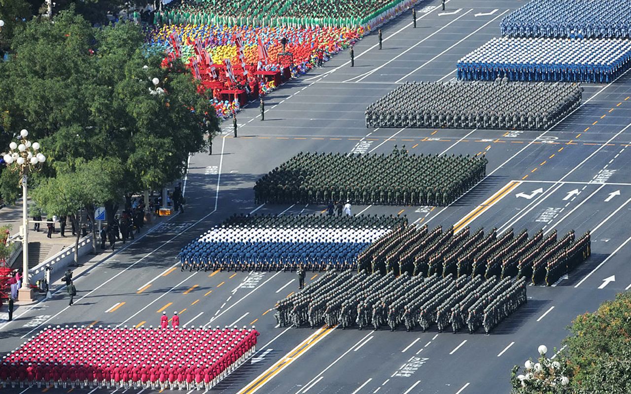 阅兵式中的多彩方阵，展现国家力量与荣耀，阅兵式多彩方阵，展现国家力量与荣耀的瞬间
