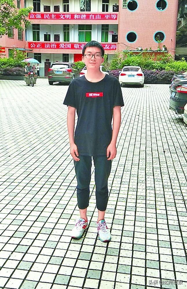 时事新闻最新消息摘抄，全球动态与经济趋势分析，全球时事动态与经济趋势分析摘要