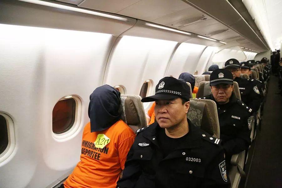 越南女兵囚禁中国士兵13年，一段被遗忘的历史真相，越南女兵囚禁中国士兵长达十三年，遗忘的历史揭秘