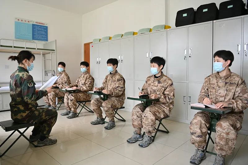 新兵连每天的训练安排，锤炼意志，塑造精英，新兵连日常训练安排，锤炼意志，塑造精英战士