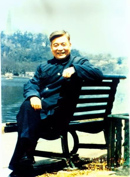 两弹一星之父，邓稼先的卓越贡献与不朽传奇，邓稼先，两弹一星之父的卓越贡献与传奇人生