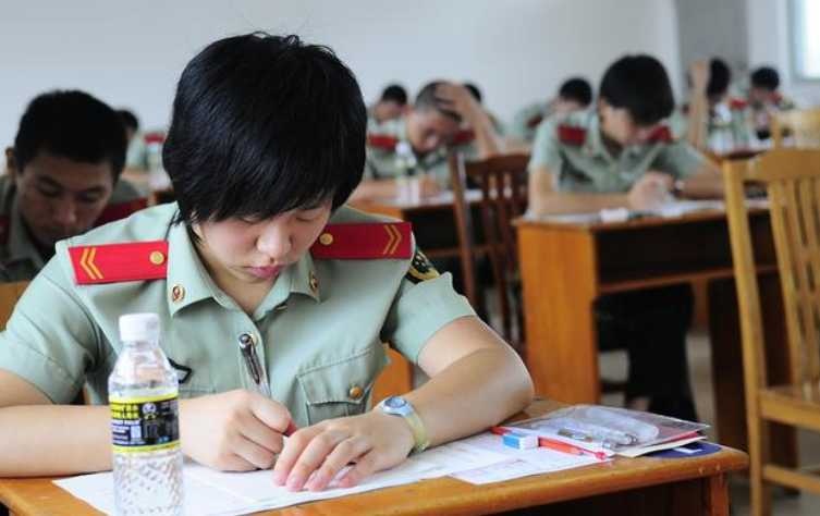 女兵政审，选拔与担当的重要一环，女兵政审，选拔与担当的关键环节