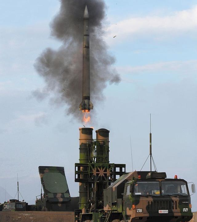 红旗-16防空导弹系统射程解析，红旗-16防空导弹系统射程详解