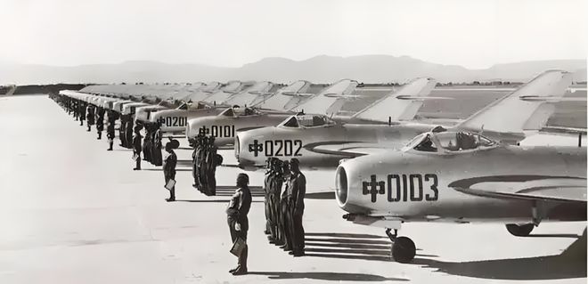 中国第一支空军的成立时间，历史记忆与未来展望，中国空军先驱，历史记忆、成立时刻与未来展望