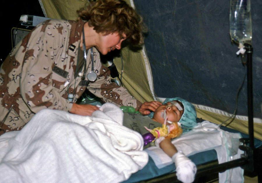 美国女兵的开放程度，探究与解析，美国女兵开放程度探究，文化、社会与军事背景分析