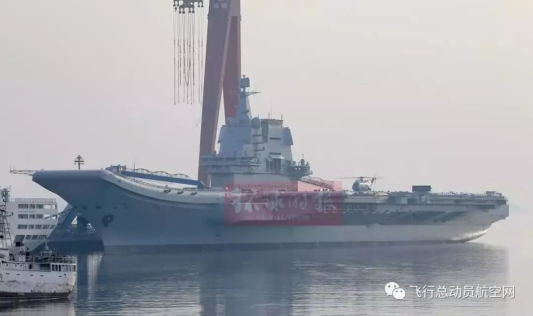 直-18在国产航母上的壮丽降落，国产航母上的直-18壮丽降落瞬间