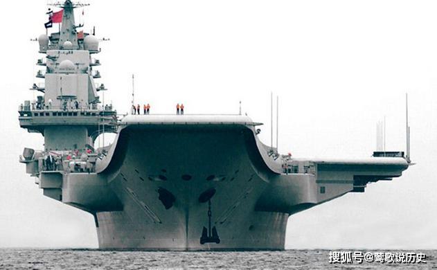 中国新航母，长达三百米的海洋守护者，中国新航母，守护海洋的庞大力量，长达三百米的海洋守护者