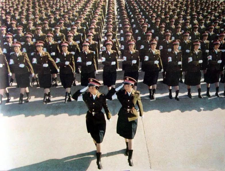 三军女兵方队