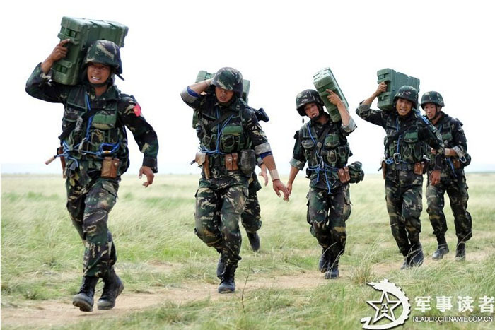 探索中国军队的精锐力量，第38集团军与第127任务群的协同作战能力，中国军队精锐力量揭秘，第38集团军与第127任务群的协同作战能力探索