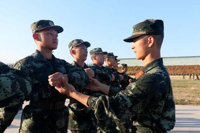 新兵三个月结束之后，挑战与机遇并存，新兵三个月结束，挑战与机遇的交汇点