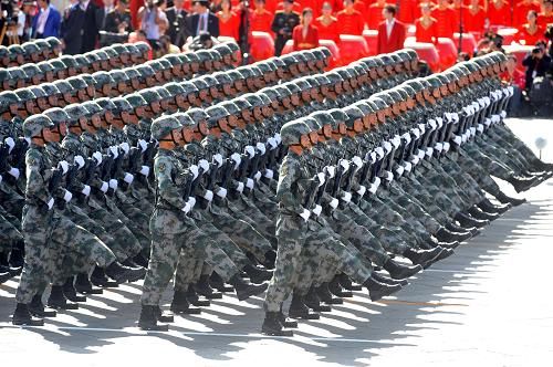 阅兵式上的国民党军，历史与现代的交融，国民党军阅兵风采，历史与现代的交融