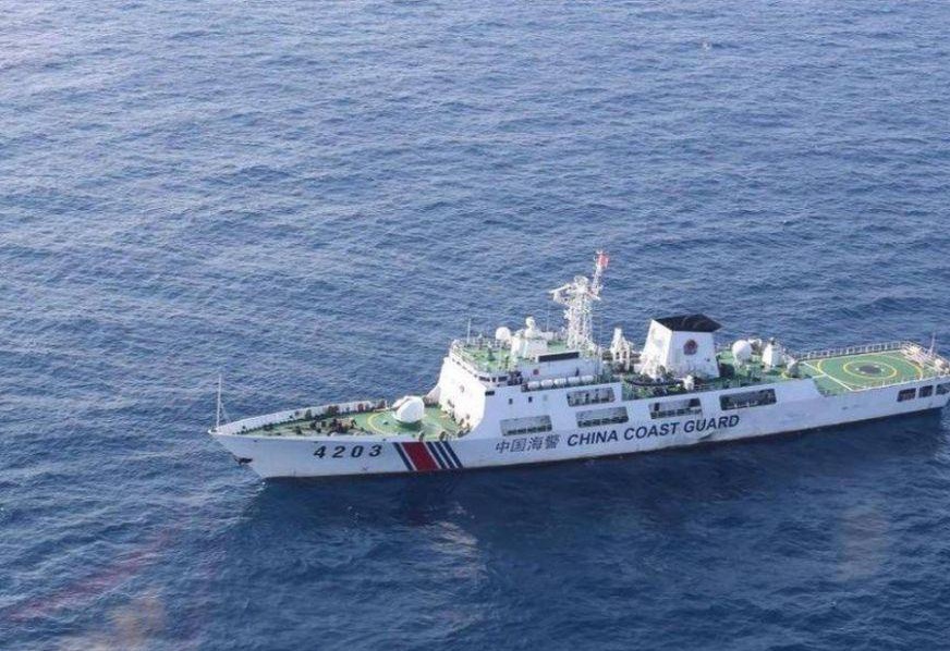 从军舰到海警，052型舰的华丽转身，052型舰，从军舰到海警的华丽转身之旅