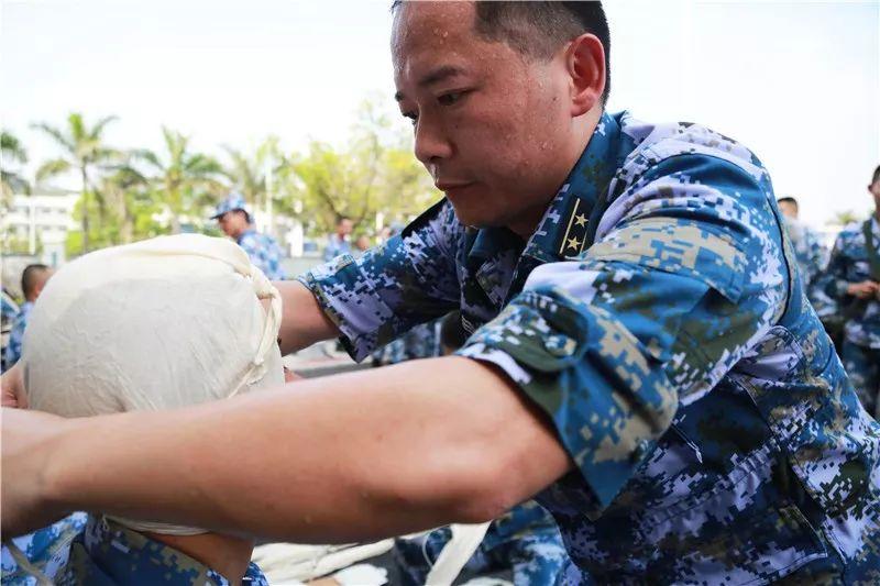 海军护卫舰政委的级别与职责，海军护卫舰政委的级别与职责解析