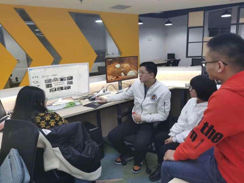 盛建中，一位引领时代的杰出人物，盛建中，时代引领者的杰出风采