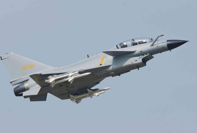 J10是重型战斗机吗？——探究中国空军的杰出代表，J10重型战斗机，中国空军的杰出代表探究