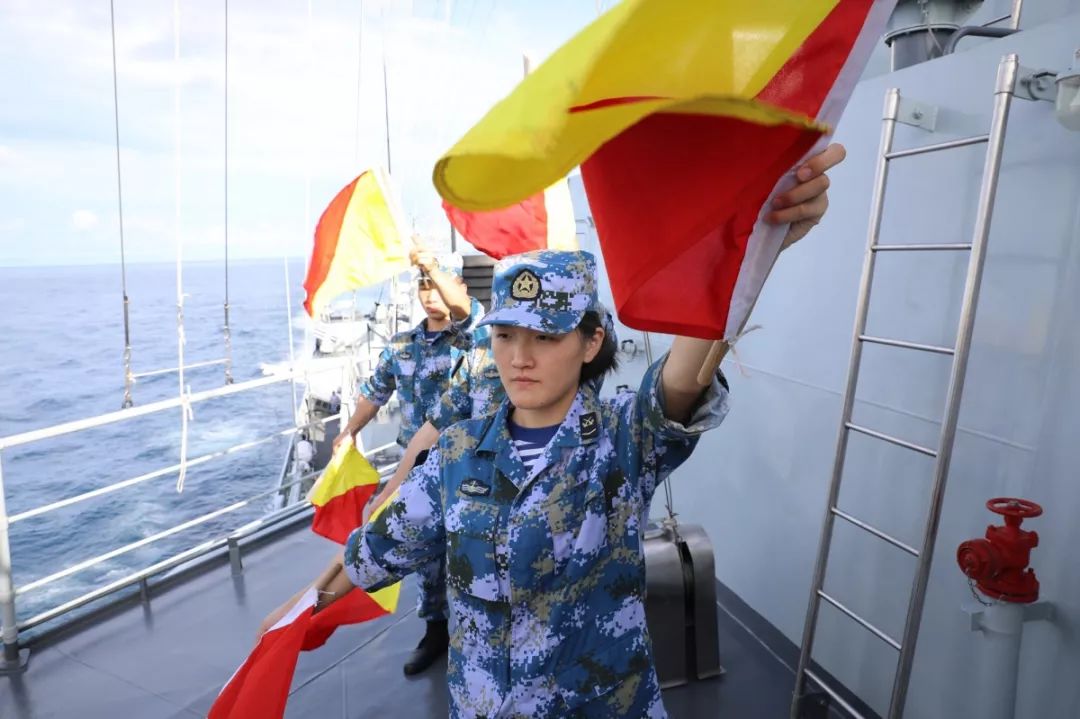 纪念人民海军成立七十周年，向海图强，四级军士长的巾帼风采，纪念海军成立七十周年，四级军士长巾帼风采闪耀海洋强国梦之路
